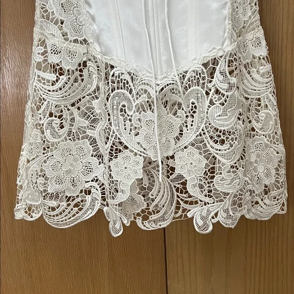 Dreamgirl Satin and Venice Lace Corset Size 34 - Picture 7 of 10